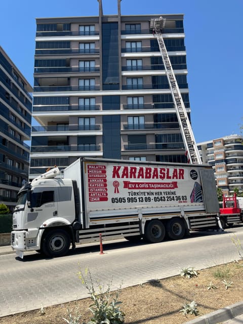 25. kata kadar çıkan asansörlü taşıma sistemimiz