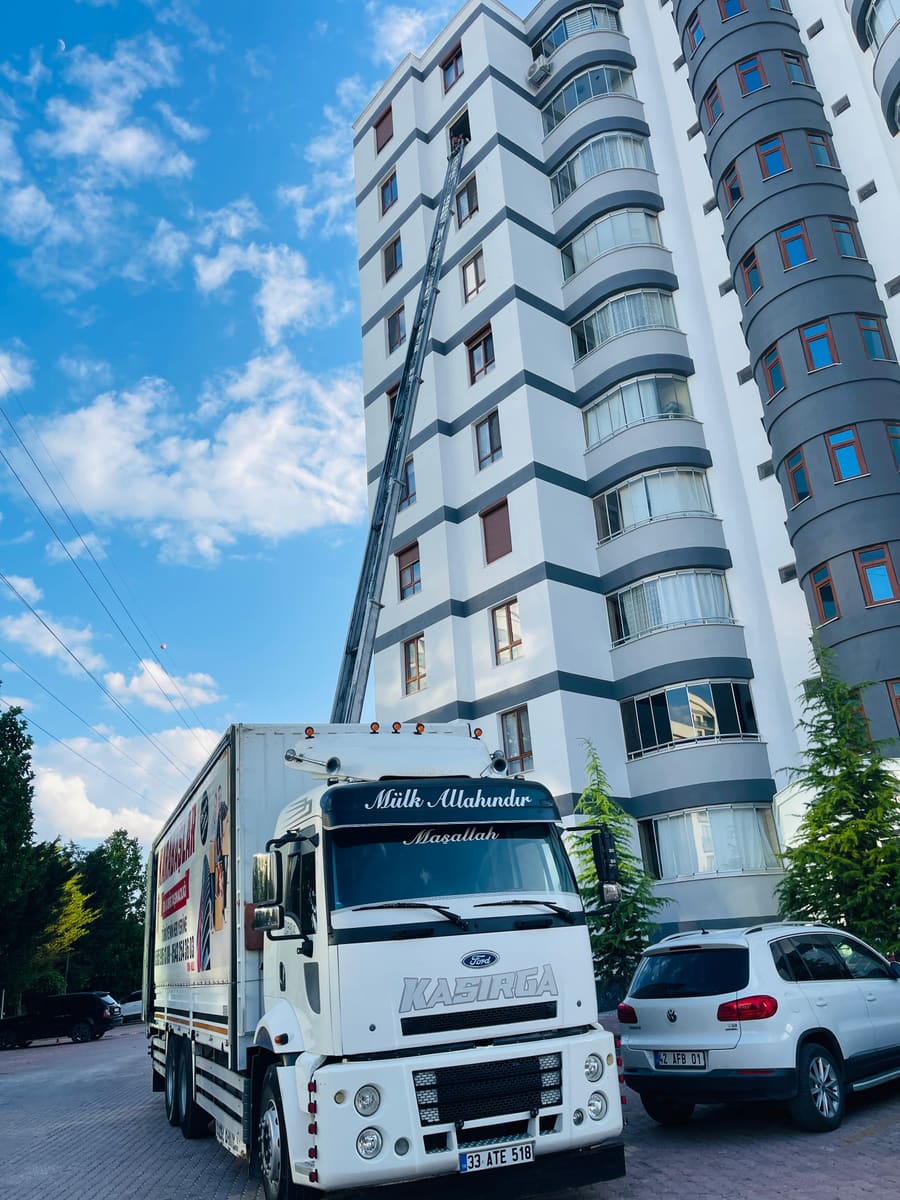 Yüksek katlı bir siteye taşınma günü