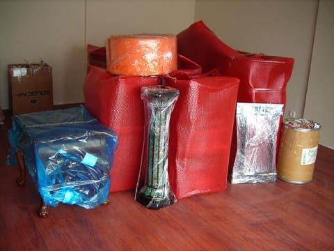 Kırılgan eşyaların özel malzemeyle paketlenmesi